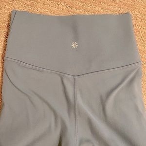 Athleta Salutation Stash Pocket II Capri